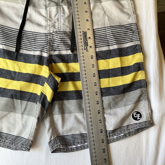 Ezekiel Men Swimming Trunks 32 Gray Striped Bermuda Board Shorts Logo 8" Inseam - Picture 5 of 9